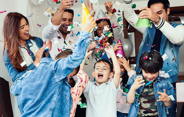 parents and kids celebrating new years